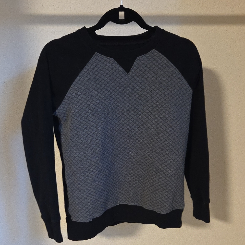 Women's Black and Gray Sweater